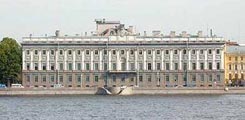 Русский классицизм: Мраморный дворец. Дворец построен в 1768-1785 гг. А.Ринальди. Возведен по заказу Екатерины II для фаворита графа Григория Орлова. С 1937 г. здесь размещался музей В.И.Ленина.